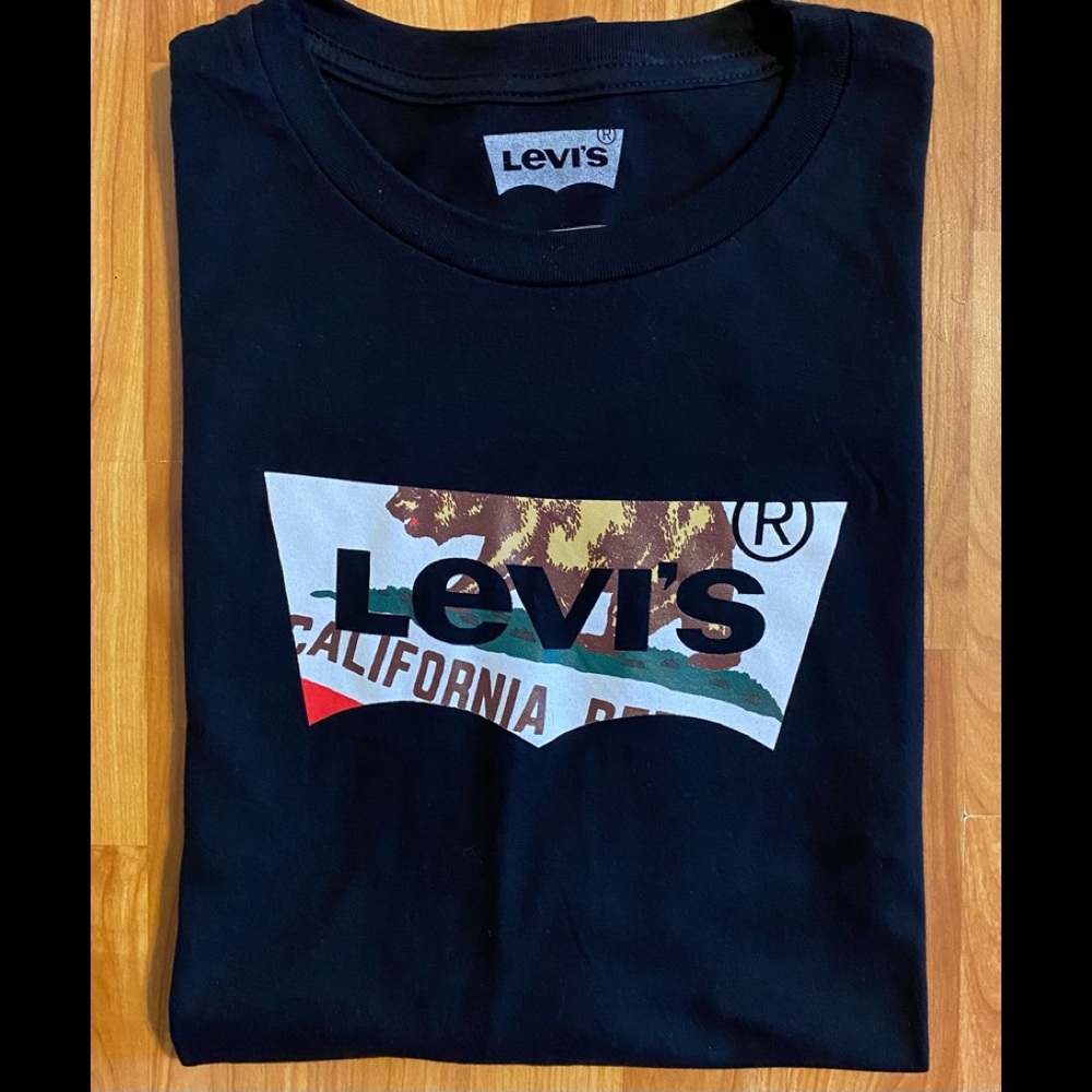 Levi Strauss & Co. T-Shirt